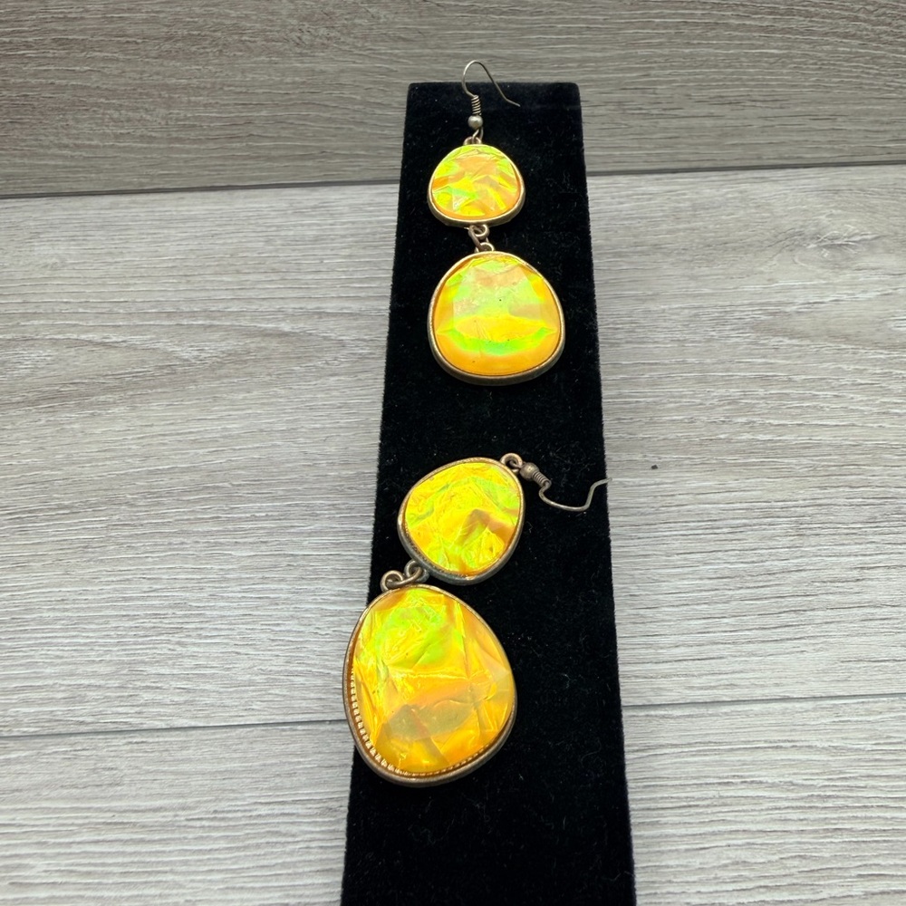 Elegant Gold Tone Dangle Earrings‎